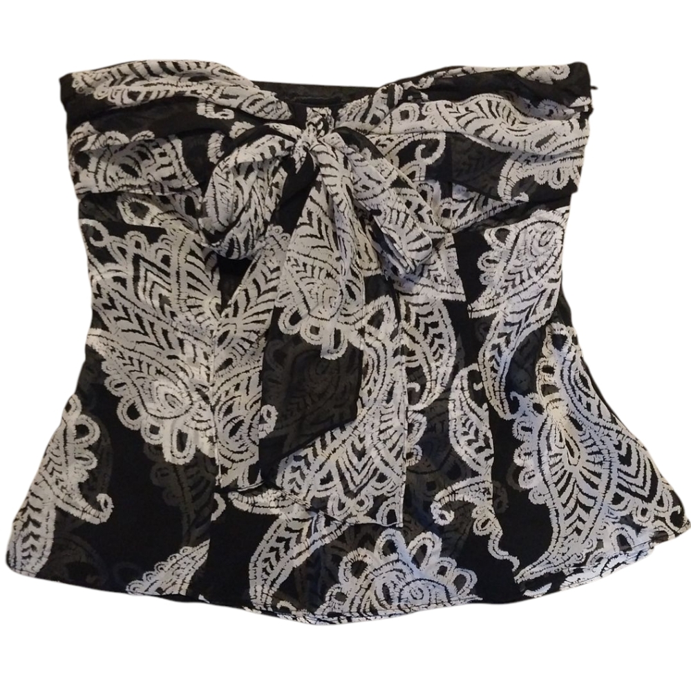 White House Black Market Black and White Lace Blouse